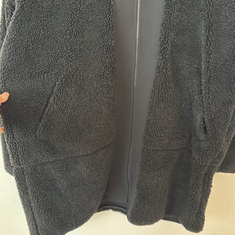 Lululemon 14 Collarless Textured Fleece Full Zip in Black - Picture 9 of 14